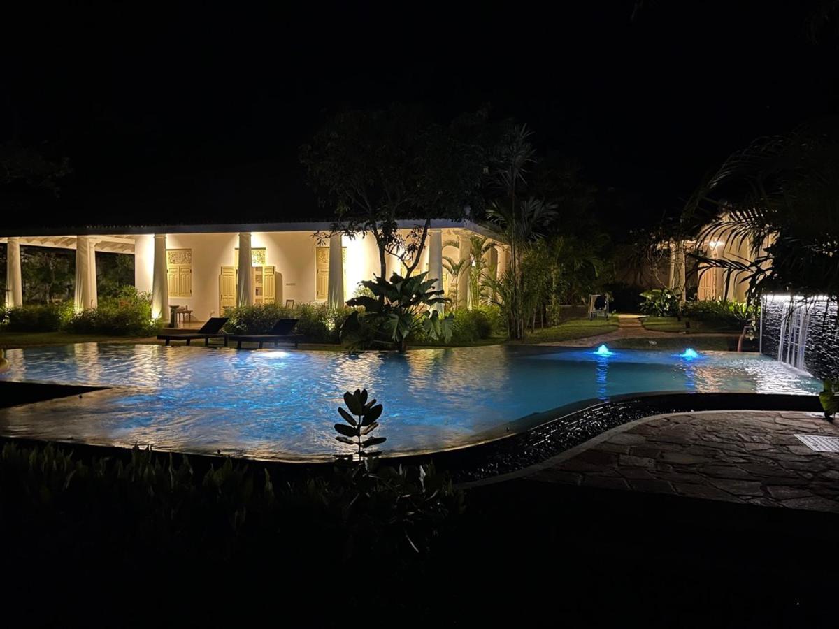 Claire Villa By Younger Villas & Resorts Ahangama Esterno foto
