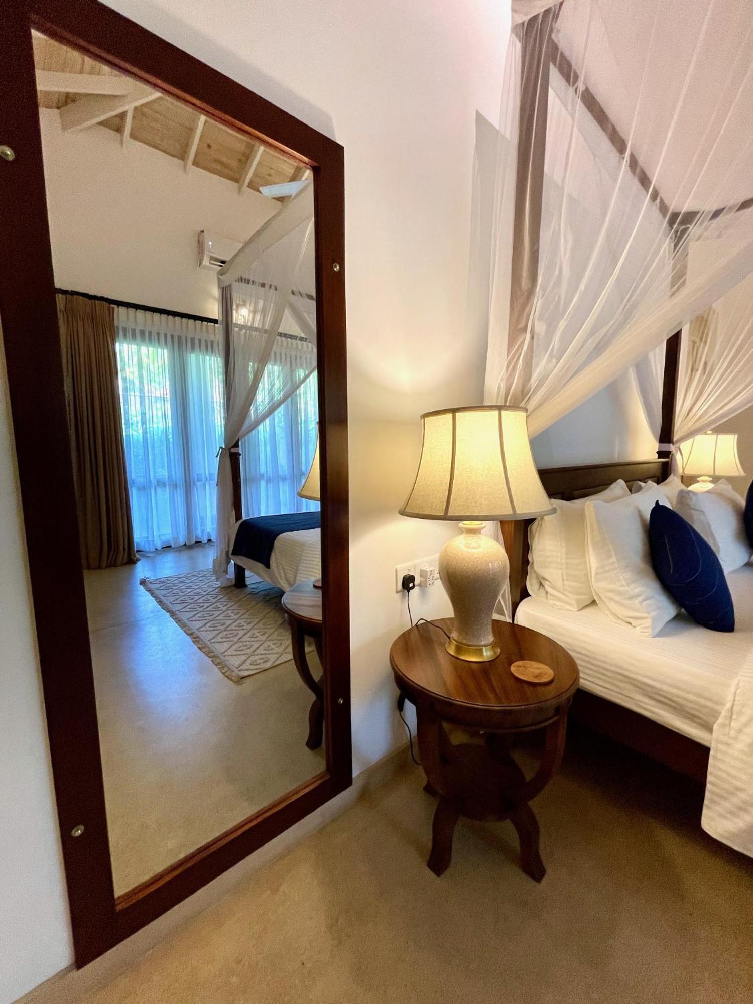 Claire Villa By Younger Villas & Resorts Ahangama Esterno foto