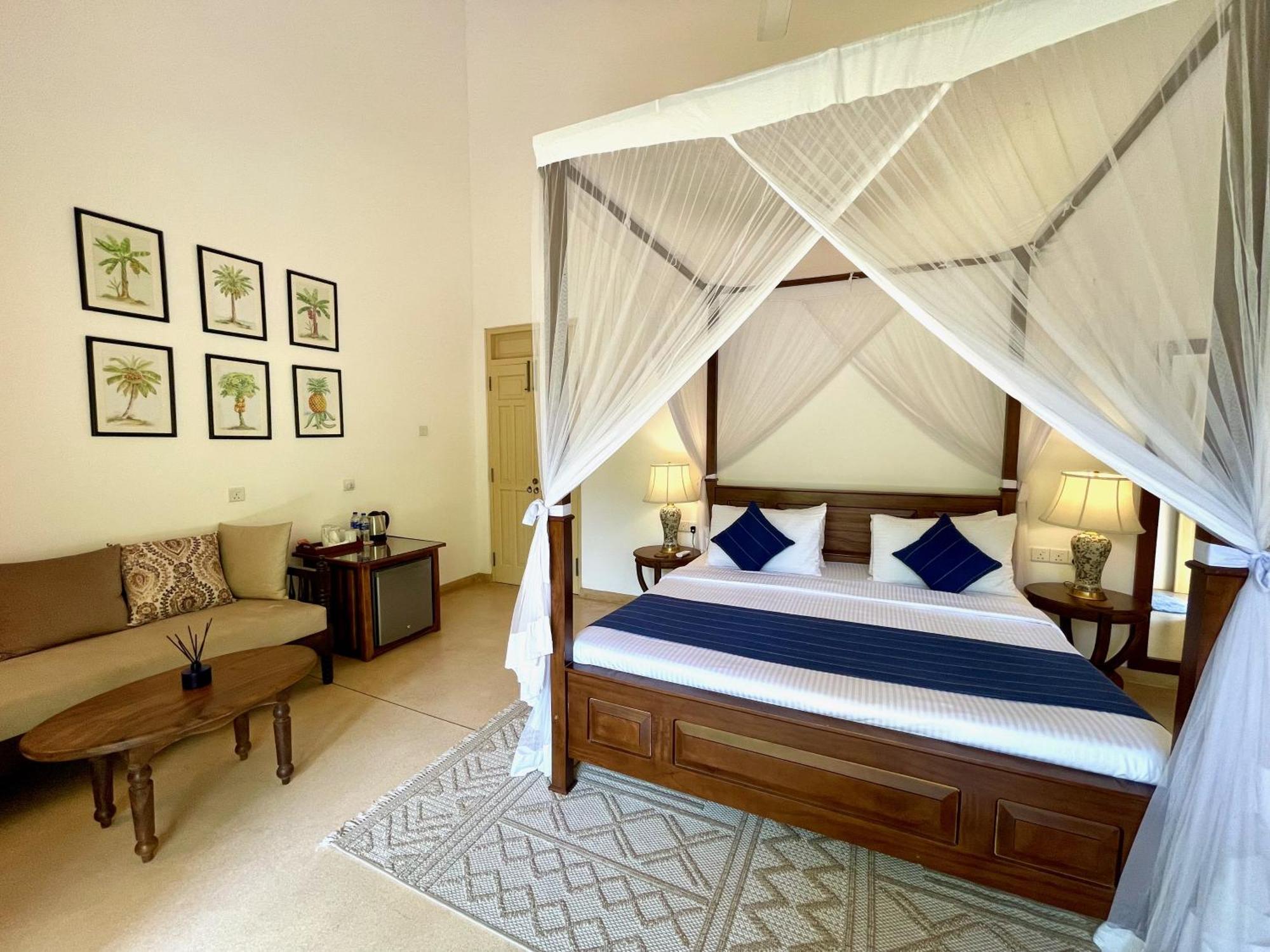 Claire Villa By Younger Villas & Resorts Ahangama Esterno foto
