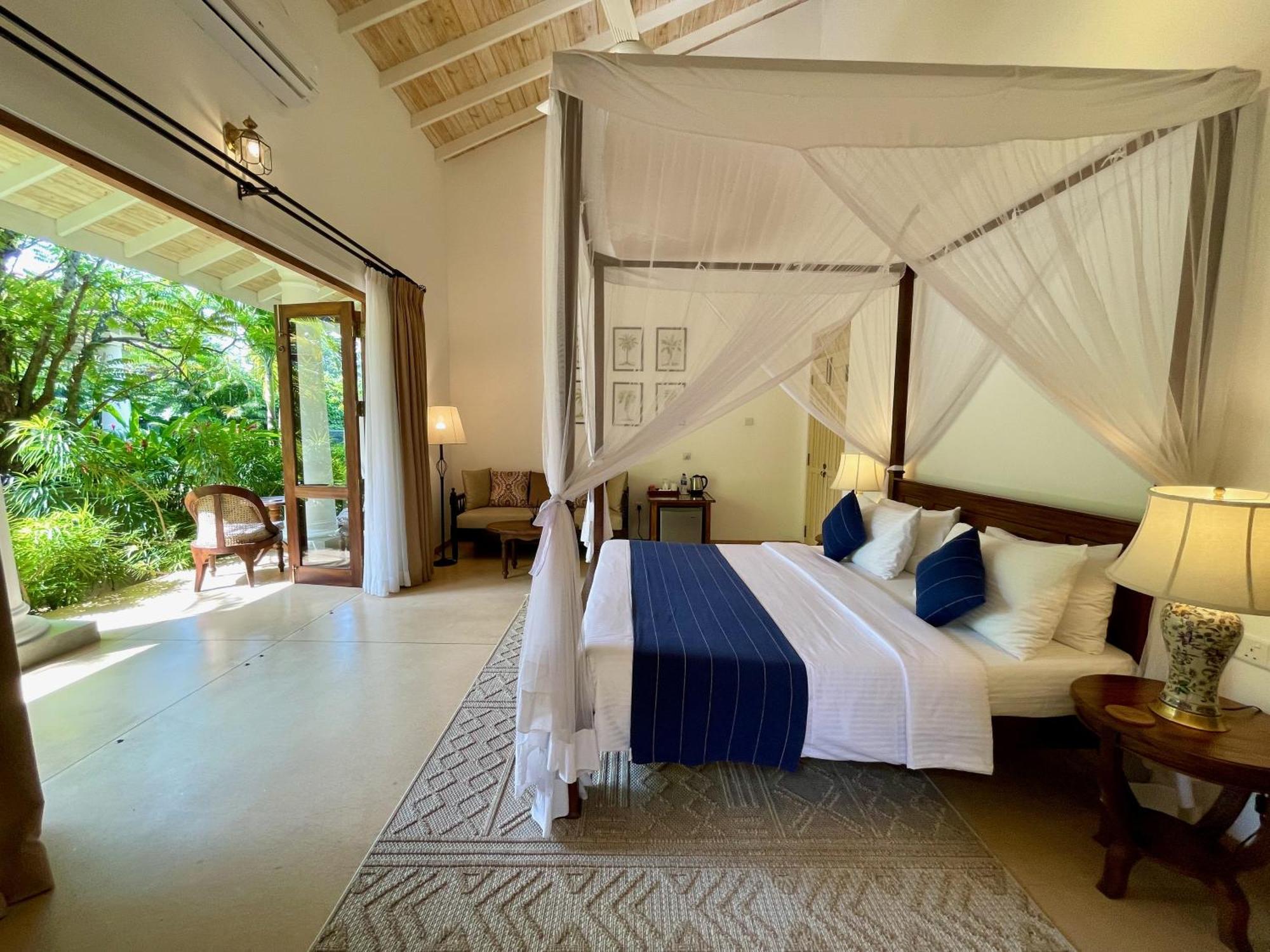 Claire Villa By Younger Villas & Resorts Ahangama Esterno foto